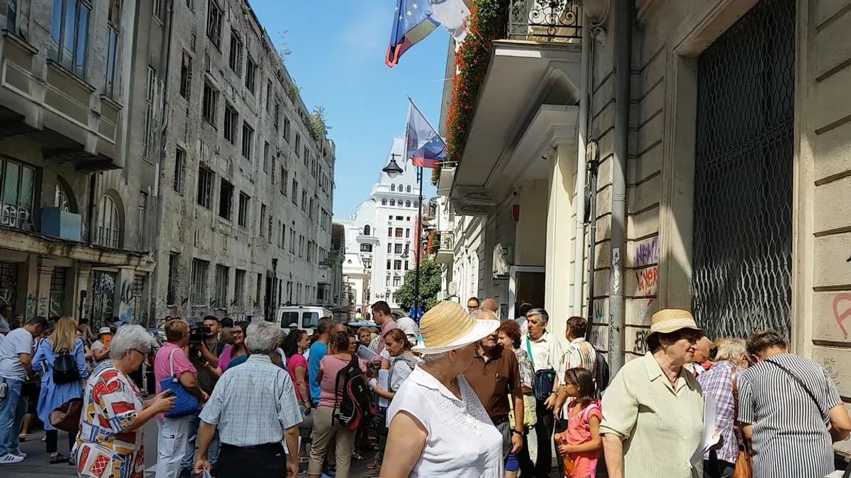 Pensionarii s-au înghesuit să se înscrie la taberele gratuite