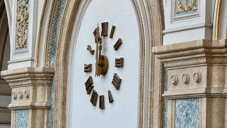 Ceasul atomic, considerat probabil cel mai precis din România. Foto: Libertatea