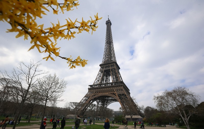 O româncă a murit la Paris chiar înainte să fie cerută de soție! Detaliile unui eveniment tragic