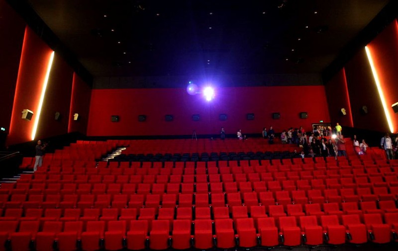 Hollywood Multiplex lansează pachetele Family Inspired by Raluca, după cazul de discriminare reclamat de o mamă cu doi copii