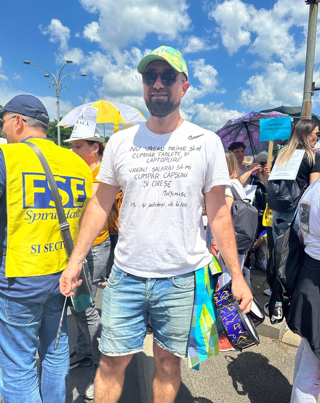 Al doilea protest major al cadrelor didactice. Ce le-a promis Iohannis sindicaliștilor, în a doua săptămână de grevă, în timp ce profesorii protestau la Palatul Cotroceni