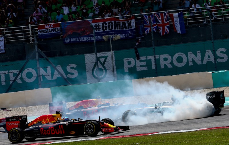 Formula 1. Ricciardo a câştigat Marele Premiu al Malaeziei. Hamilton a abandonat