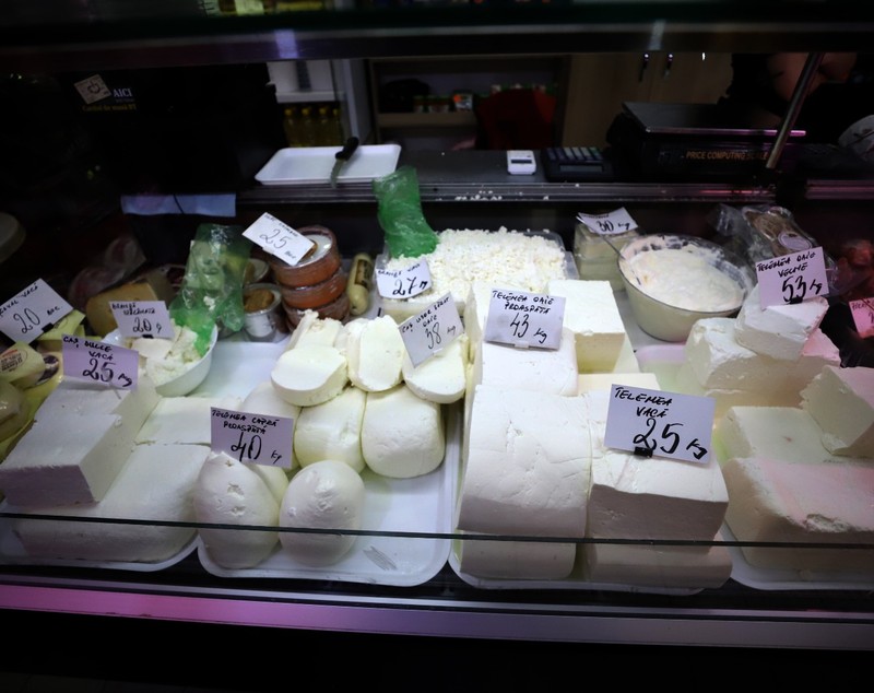 Cât costă un kilogram de brânză în Piața Obor din București, înainte de Paște, în 2026