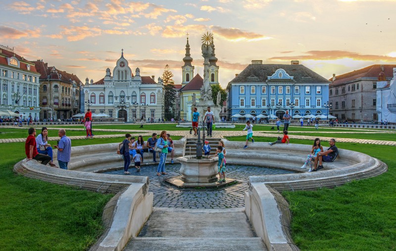 Regiunea României campioană la fonduri europene: absorbție de 143% raportată între 2014 și 2020. „A fost și o supracontractare pe care guvernul a asumat-o din bugetul național”