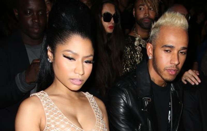 Lewis Hamilton a fost surprins în timp ce înota gol cu Nicki Minaj