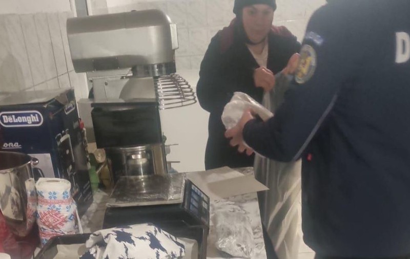Polițiștii și inspectorii ANSVSA au descins la mănăstirea care a dat mâncare de pomană pacienților de la Murgeni