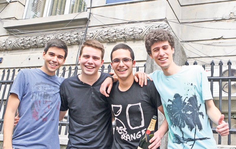 BACALAUREAT 2013 | Note de 10 pentru unii, sub 5 pentru alţii!