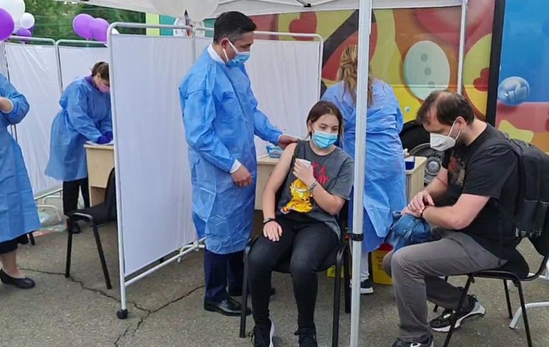 A început vaccinarea anti-COVID a copiilor de peste 12 ani. Peste 3.600 de programări, făcute în ultimele 24 de ore