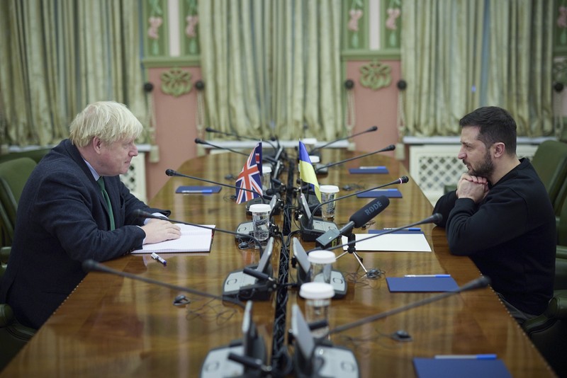 epa10422872 A handout photo made available by the Ukrainian presidential press service shows Ukrainian President Volodymyr Zelensky (R) and former British prime minister Boris Johnson (L) sit for a meeting in Kyiv, Ukraine, 22 January 2022 amid the Russian invasion. Zelenskyi welcomed Johnson who arrived in Kyiv to express his support for Ukraine. EPA-EFE/UKRAINE PRESIDENTIAL PRESS SERVICE HANDOUT HANDOUT EDITORIAL USE ONLY/NO SALES