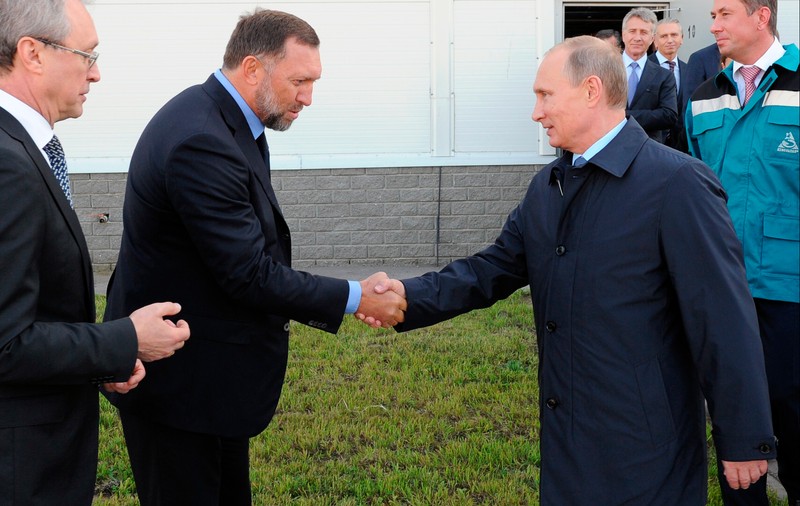 Rețea de prostituție cu minore, creată pentru oligarhii lui Vladimir Putin: „Ne promitea că ne bagă la facultate”