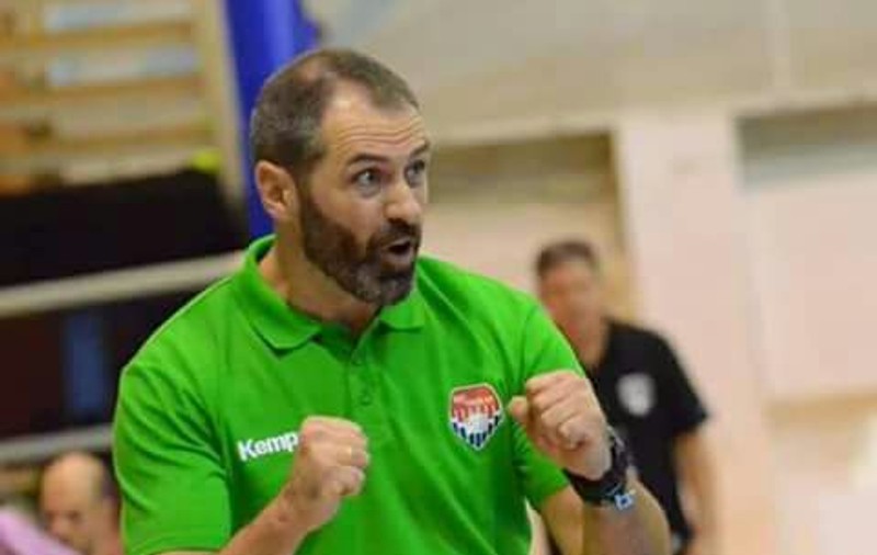 Sandu Iacob e antrenorul lui HC Dobrogea Sud Constanța. Fostul internațional e acum în cantonament cu selecționata de tineret