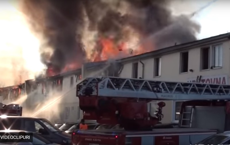 Incendiu într-un bloc în care locuiesc români în Plzen, Cehia