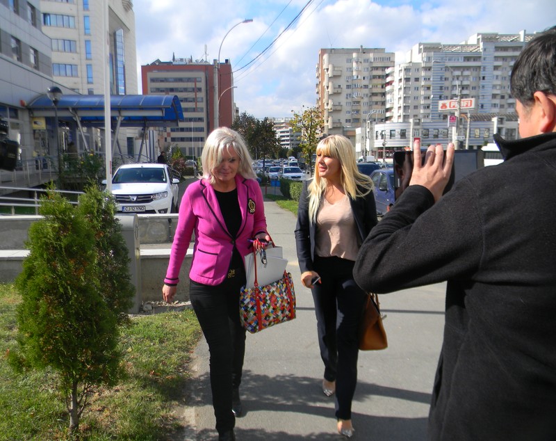 Elena Udrea și-a cunoscut colegii de la Teologie / GALERIE FOTO