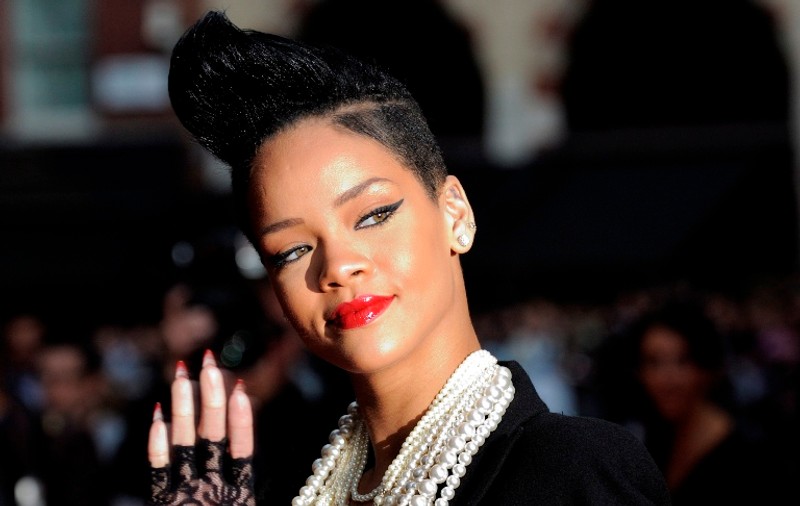 Rihanna a pus ochii pe un fotomodel
