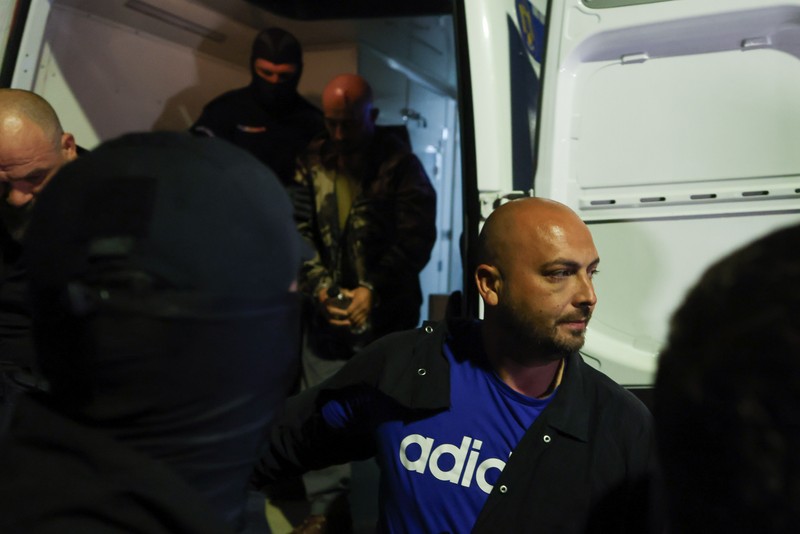 Persoane reținute în cazul protestului din Piața Victoriei din 15 septembrie 2026 sunt aduse la judecătoria sectorului 1 din București, 16 septembrie 2026. Inquam Photos / George Călin