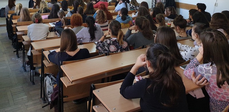 Copii la școală
