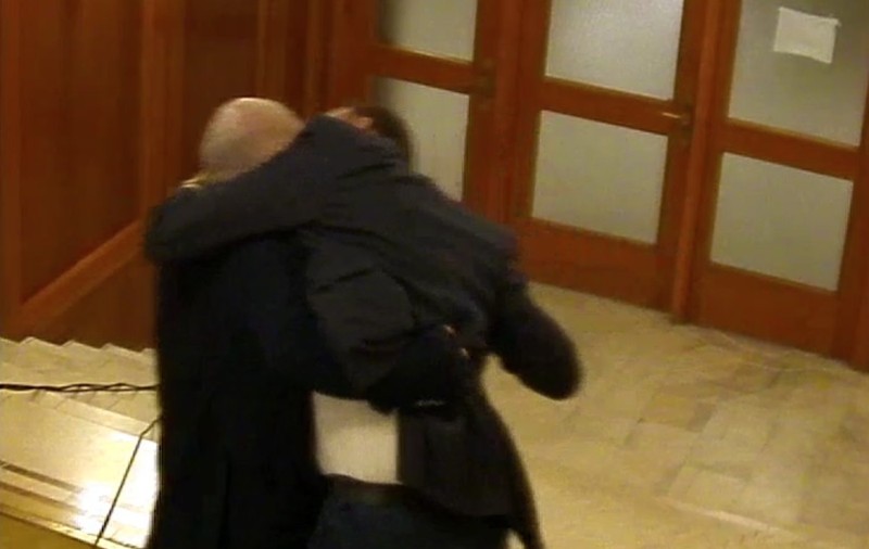 Florin Roman, 5 zile de îngrijiri medicale după bătaia cu Dan Vîlceanu. Liberalul depune plângere la Parchetul General