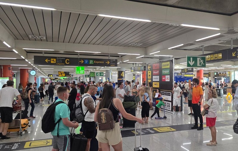 Angajații aeroportului Palma de Mallorca intră în grevă pentru următoarele 24 de ore, din cauza lipsei de personal