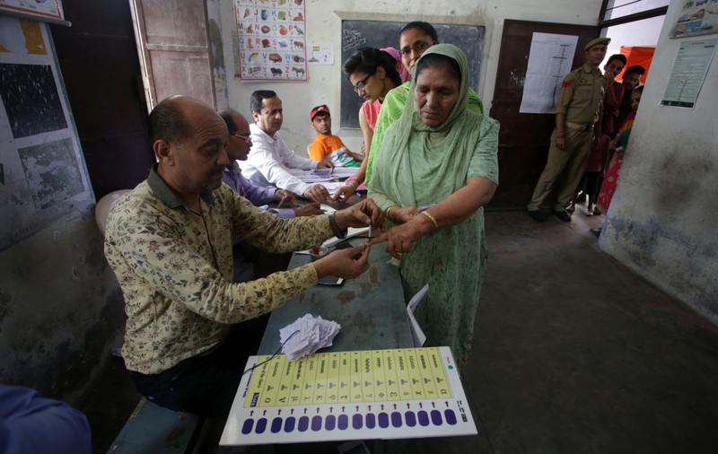 India organizează cele mai mari alegeri din istoria lumii. Scrutinul durează șase săptămâni