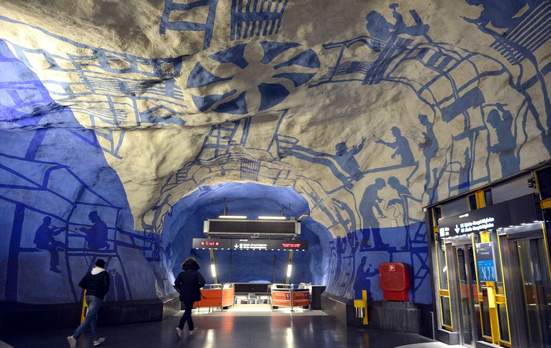 GALERIE FOTO | Metroul din Stockholm, cea mai scumpă galerie de artă din lume! Pictură, sculptură, design și graffiti în 90 de stații din subteranul capitalei suedeze