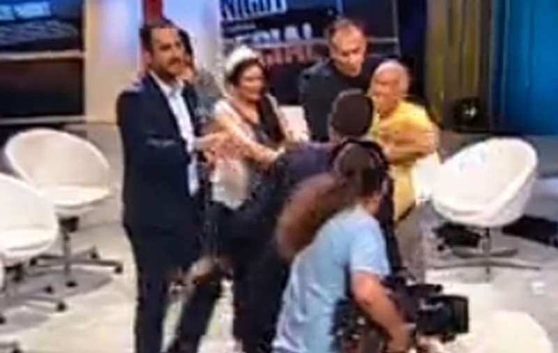BĂTAIE în direct. Adelina Pestriţu a ţipat ca din gură de şarpe, iar Mădălin Ionescu a cerut ajutorul colegilor din regie