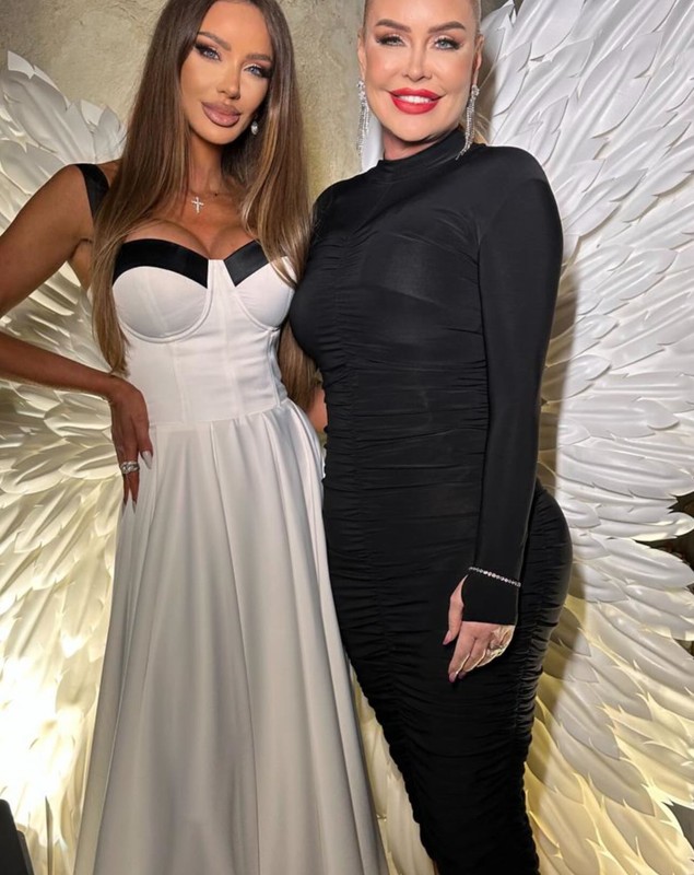 Bianca Drăgușanu, petrecere de ziua de naștere ca o nuntă. S-a îmbrăcat în alb, lăutarii au cântat, iar Gabi Bădălău i-a închiriat restaurantul familiei