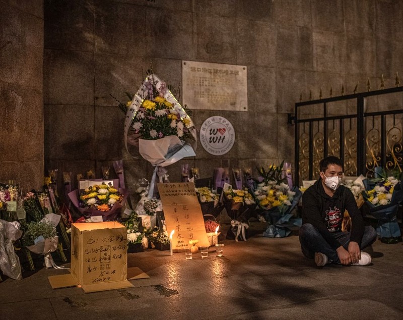 Cum arată libertatea după 43 de zile de carantină totală în Wuhan. „Am fost atât de entuziasmată încât am izbucnit în plâns”