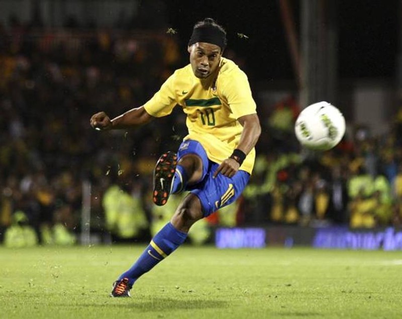GALERIE FOTO / Pasiune dusă la extrem pentru Ronaldinho!