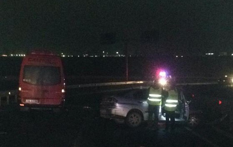 Trei poliţişti şi un jandarm, la spital după un accident în București