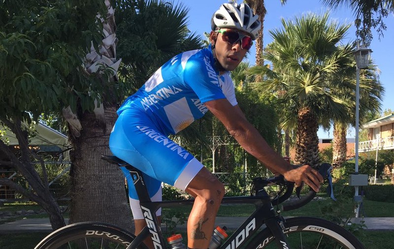 Tușnad Cycling Team a adus trei cicliști argentinieni. România pedalează în Europa cu ”pumele”! GALERIE FOTO
