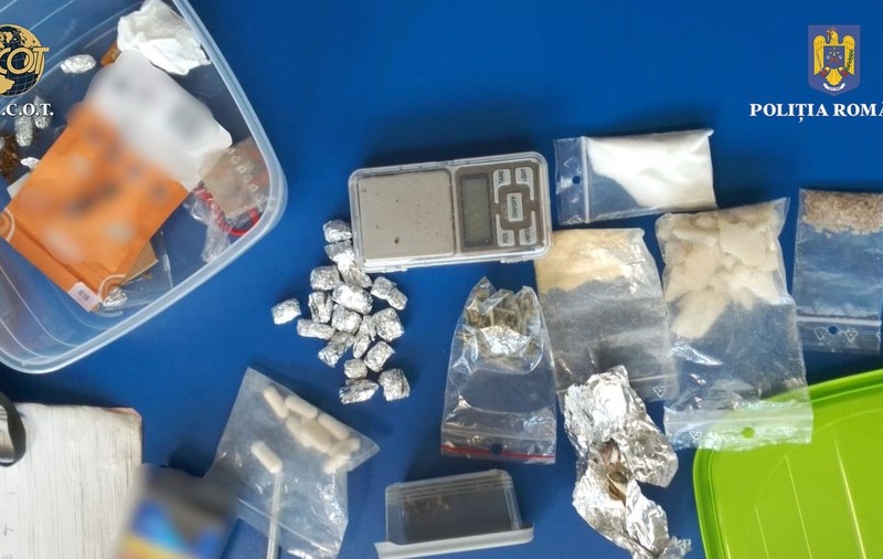Un tânăr a fost prins cu rucsacul plin cu droguri, lângă Orăşelul Copiilor din Oradea: „Ecstasy, ketamină, mefedronă, canabis”