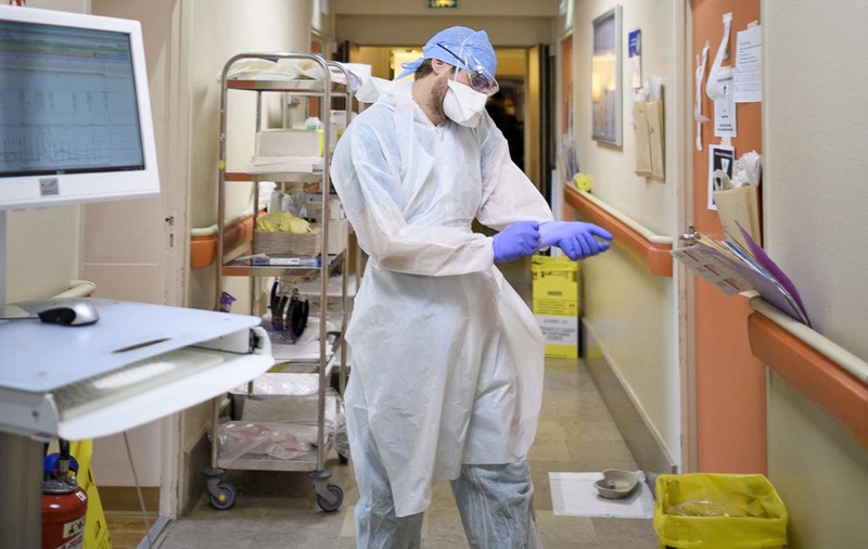 Mai multe cadre medicale din Neamț merg la spital, deși au simptome de Covid-19 și nu au fost testate. „Nici Iisus n-a renunțat”, se consolează un medic