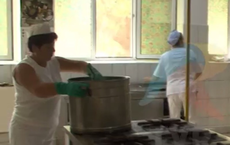 VIDEO. Nevoiașii din Buzău pierd hrana gratuită, dacă nu muncesc în folosul comunității