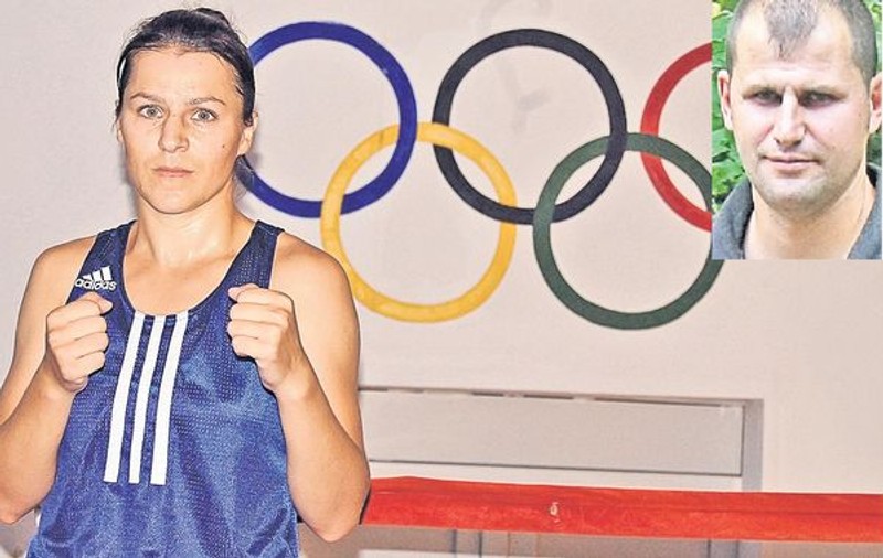 Pugilista Mihaela Lăcătuş e susţinută de Emil, fiul ei vitreg, cu doar un an mai tânăr: ”Mamă, ia aurul!”