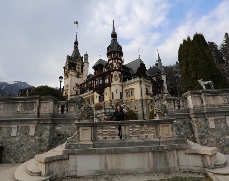 „Să conduc în București a fost înfricoșător”. După ce au locuit în peste 40 de țări, două nomade digitale povestesc experiența din România