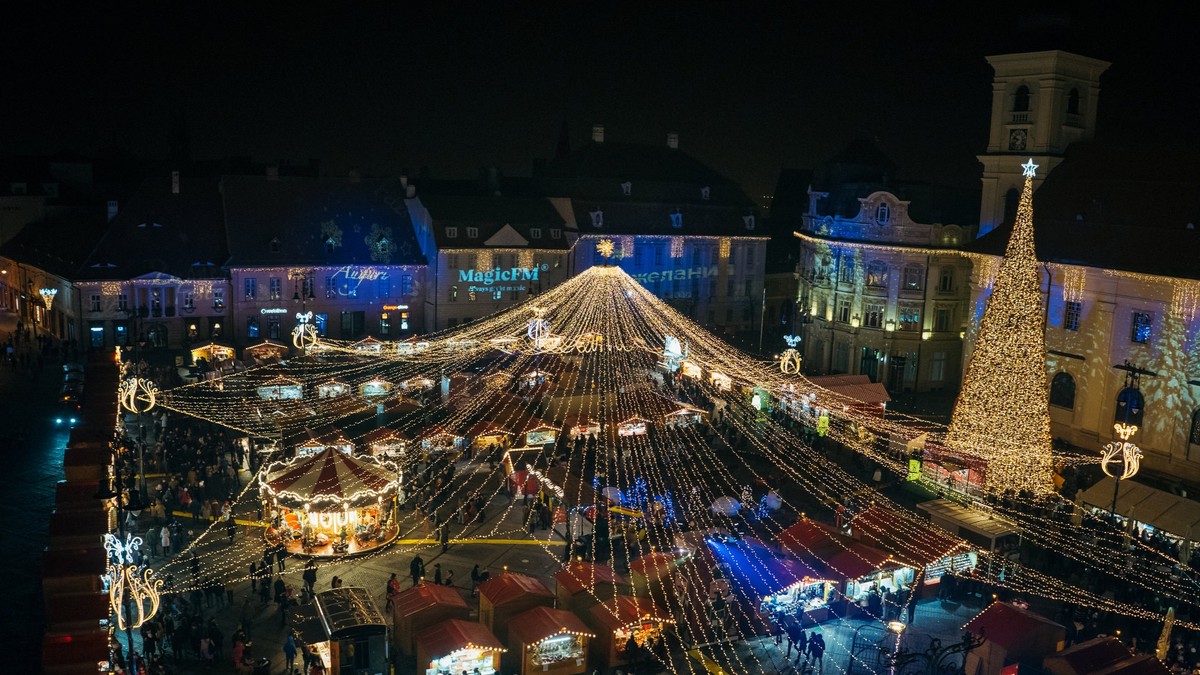 Târgul de Crăciun din Sibiu face furori în presa internațională. E printre atracțiile Europei care trebuie vizitate de sărbători