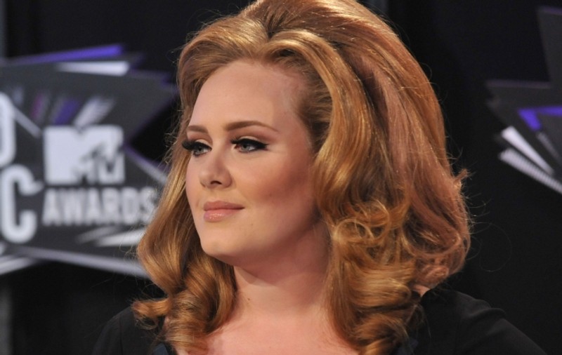 Cântăreaţa Adele ar face orice ca să se împace cu fostul iubit