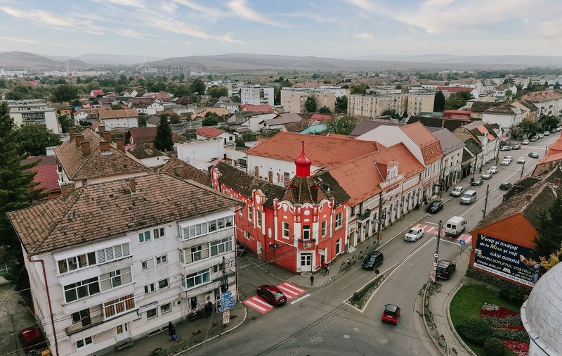 Palatul Elszeszer din Mureș, construit în urmă cu 160 de ani, este scos la vânzare. Care e prețul