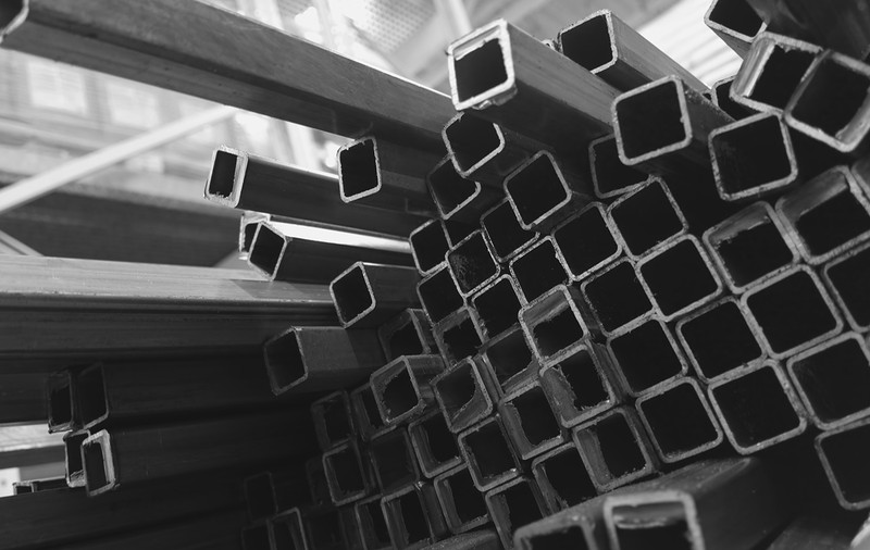 Cele mai comune materiale de construcție și utilizarea țevii pătrate în diverse tipuri de construcții