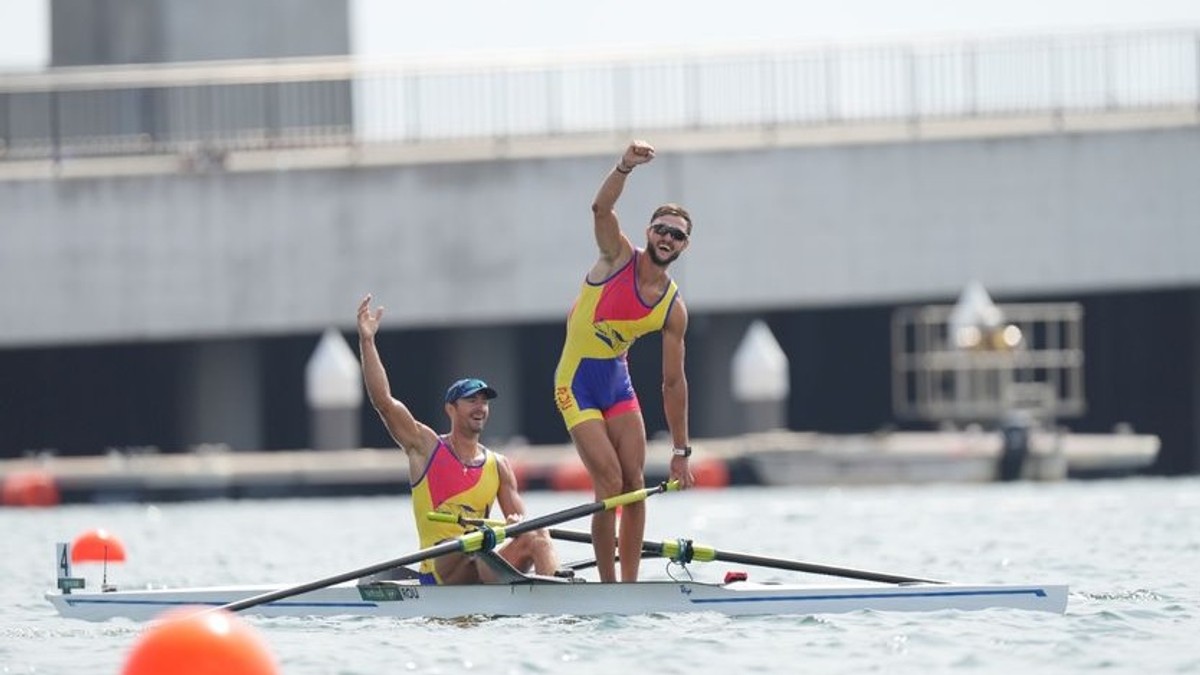 Tudosă (dreapta) și Cozmiuc au câștigat medalia de argint la dublu rame | Foto: Raed Krishan / Gazeta Sporturilor