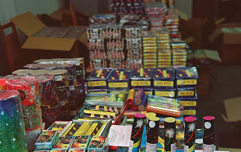 Prima captură de artificii a fost făcută la Cluj! Poliția le-a dezamorsat peste 150.000 de «bombițe»