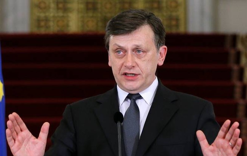 Antonescu îi decorează pe medaliaţii la Jocurile Olimpice