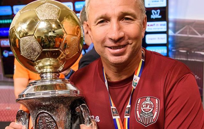 Dan Petrescu, oficial la CFR Cluj! ”Bursucul” a semnat pe trei ani. Şi-a anulat conferința de presă