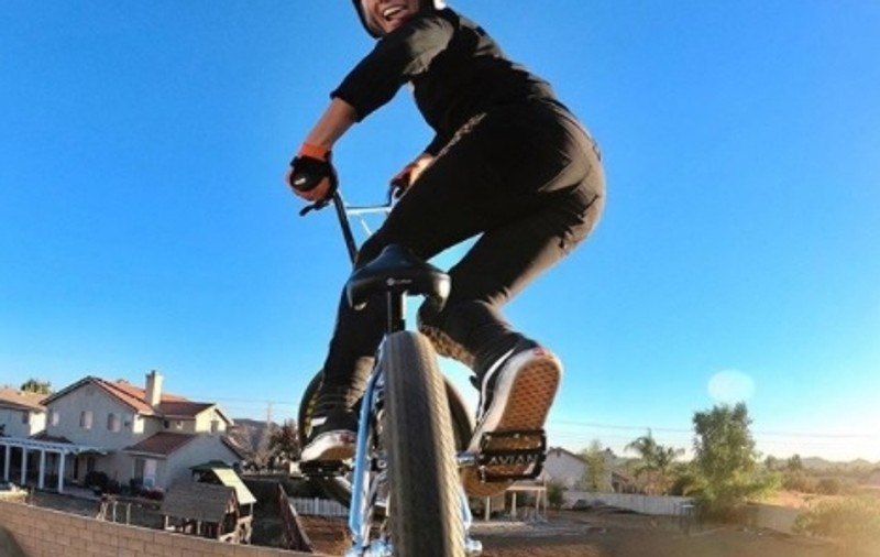 Frumoasa ciclistă Caroline Bouchanan a suferit răni grave după un accident de circulație! Atenție, imagini care vă pot afecta emoțional! Foto în articol