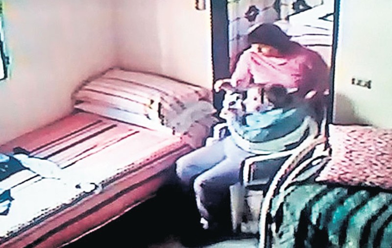 Angajate s-o tortureze | Italiancă maltratată de două românce