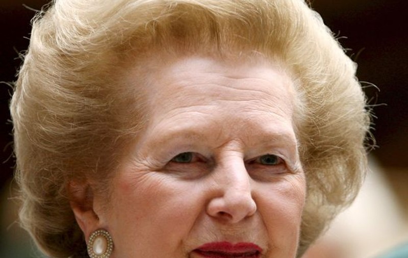 Margaret Thatcher, operată la braţul fracturat 
