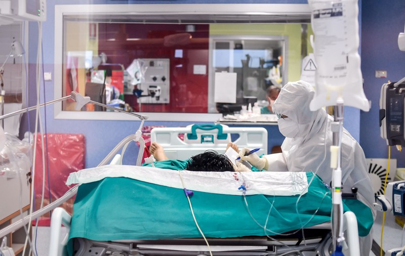 Scrisoarea emoționantă a unui român de pe patul de spital: “Oare îmi voi mai vedea vreodată pruncii care întreabă zi de zi de mine?”