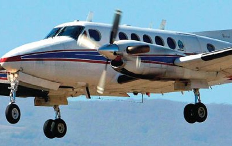 Un pasager a adus avionul la sol, după ce pilotul a decedat