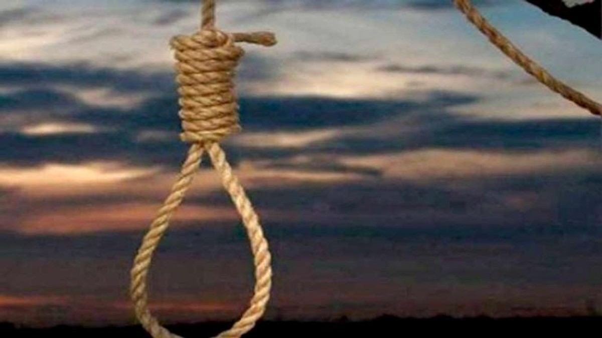 Un bărbat din Vaslui a fost găsit spânzurat într-o pădure, la patru kilometri de casă. Cu o zi în urmă fusese dat dispărut