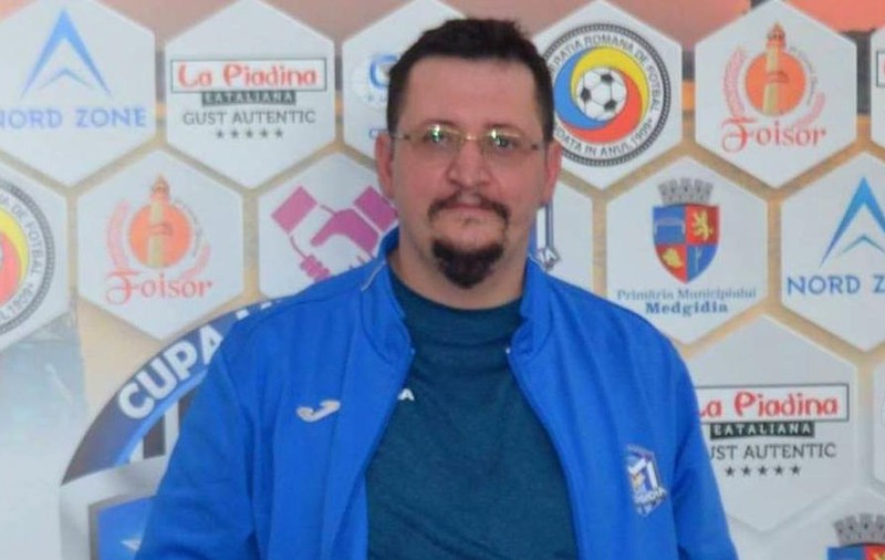 Antrenorul de volei din Medgidia care și-a hărțuit elevele mai mulți ani, trimis în judecată pentru pornografie infantilă și șantaj